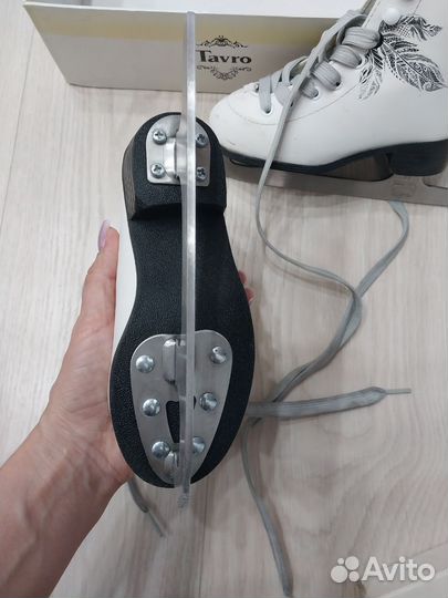 Коньки фигурные детские 28 размер