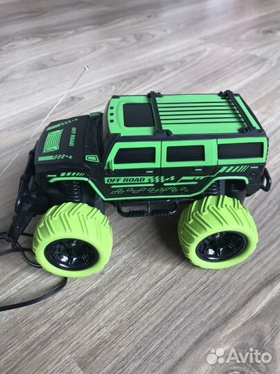 Машина на пульте управления Hummer H2 новая