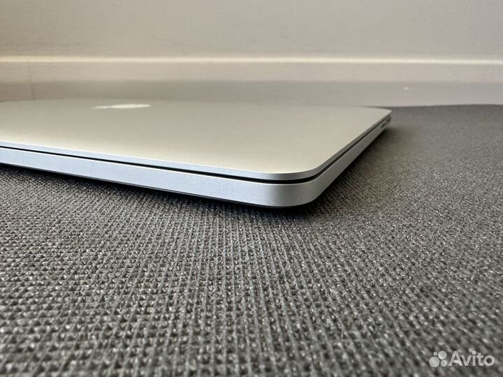 Apple MacBook Pro 15 2018 16/256/ Новый АКБ