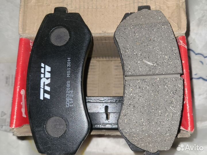 Дисковые тормозные колодки Nissan Almera