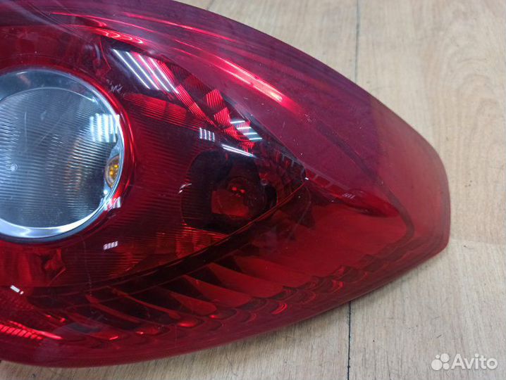 Фонарь задний правый Opel Corsa D хетчбэк 3-Х дв