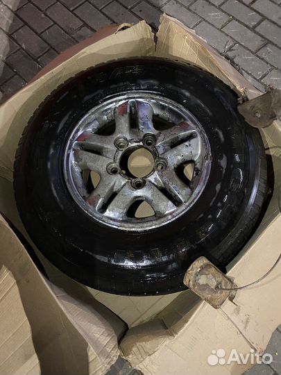 Запаска r16 на Toyota Land Cruiser 100, Lx470