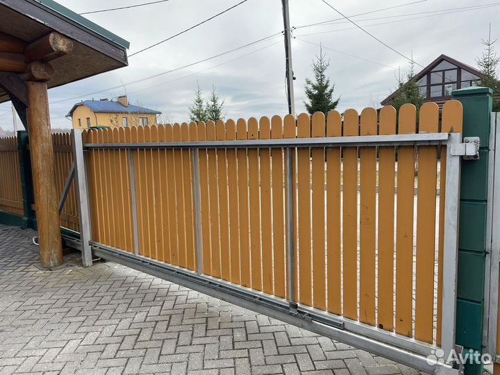 Продаю забор с откатными воротами б/у