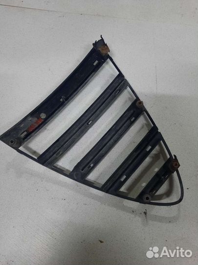 Решетка в бампер центр. Alfa Romeo 156 рест