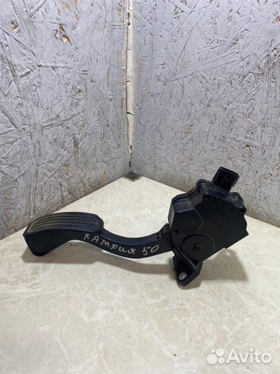 Педаль газа Toyota Camry 50