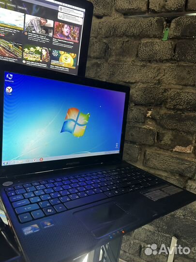 Acer Emachines 15.6 core i3 4gb 320gb radeon 5470