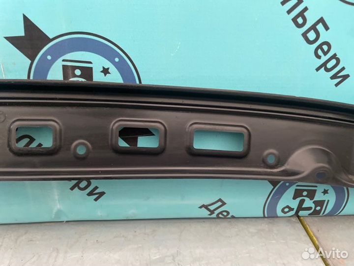 Панель передняя (телевизор) передний Toyota Land