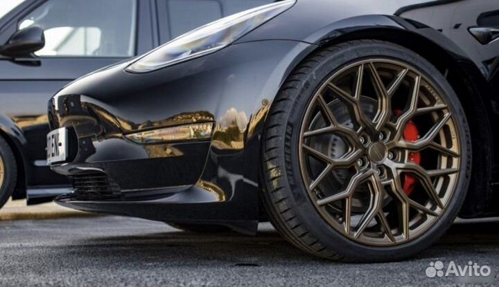 Кованые диски в стиле Vossen для Tesla Model 3 R20