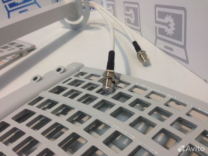 Антенна vika-24F mimo 2x2/LTE 1800/3G/LTE2600/напр