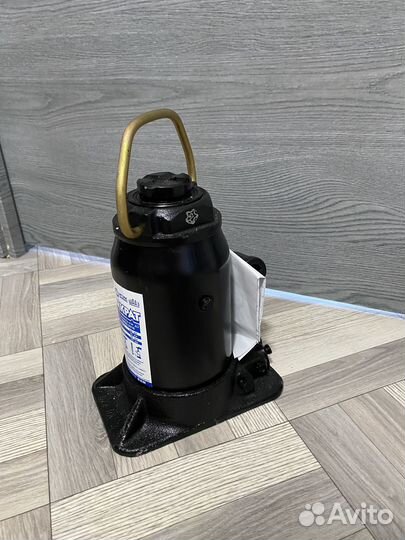 Продам домкрат 12т