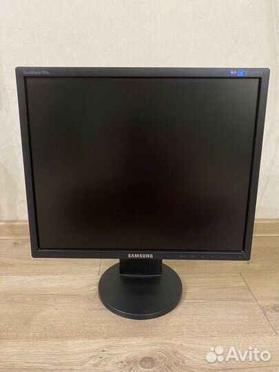 Монитор Samsung