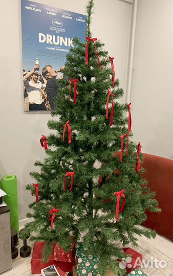 Ель искуственная с росой 210 см