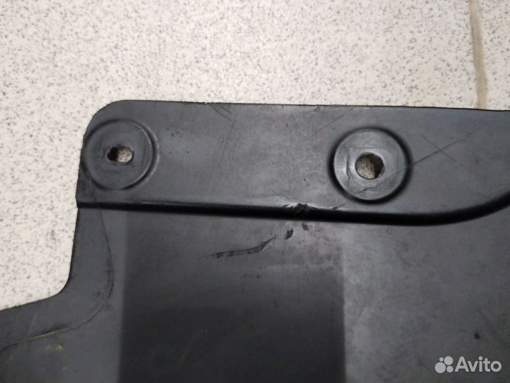 Брызговик Лексус Lx 570 задний правый 08-11