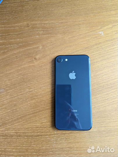 Телефон iPhone 8 64 gb