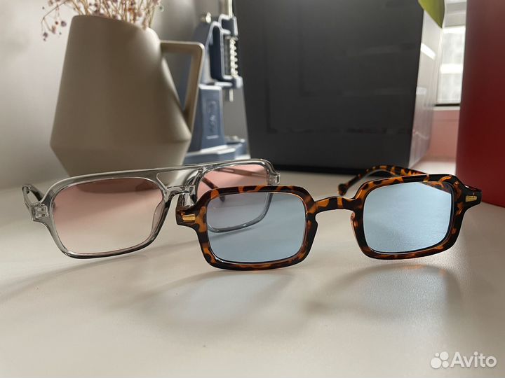 Солнечные очки с цветными стеклами