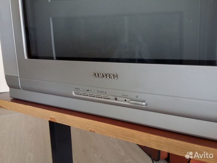 Телевизор samsung