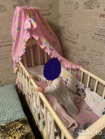 Кроватка с маятником