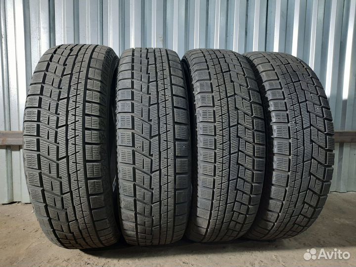 Yokohama Ice Guard IG60 215/60 R16