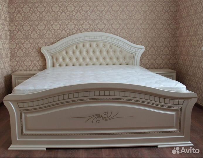 Спальный гарнитур новый