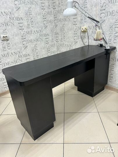 Маникюрный стол бу