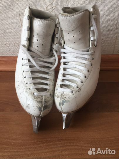 Коньки фигурные chorus