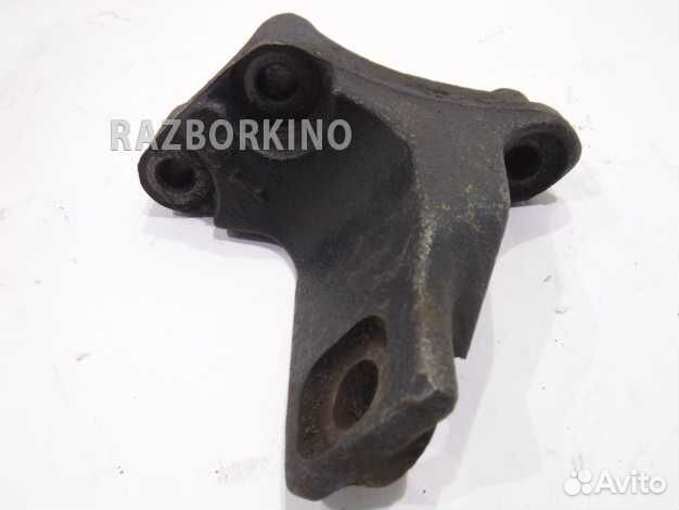 Кронштейн двигателя