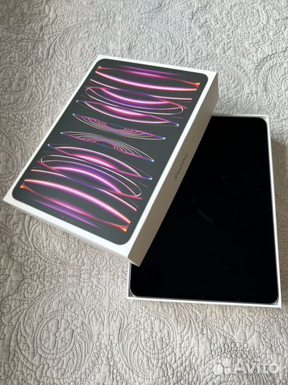 iPad pro 11 2022 128gb 4th gen wi+ клавиатура