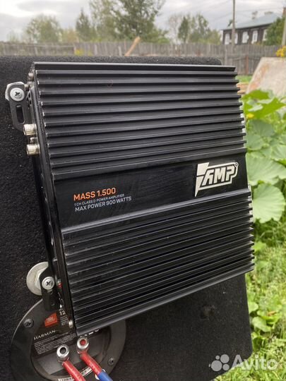 Сабвуфер с усилителем JBL