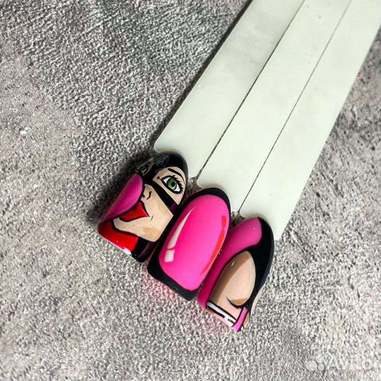 Маникюр, педикюр в студии