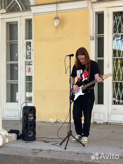 Обучение игре на гитаре / укулеле / бас гитаре