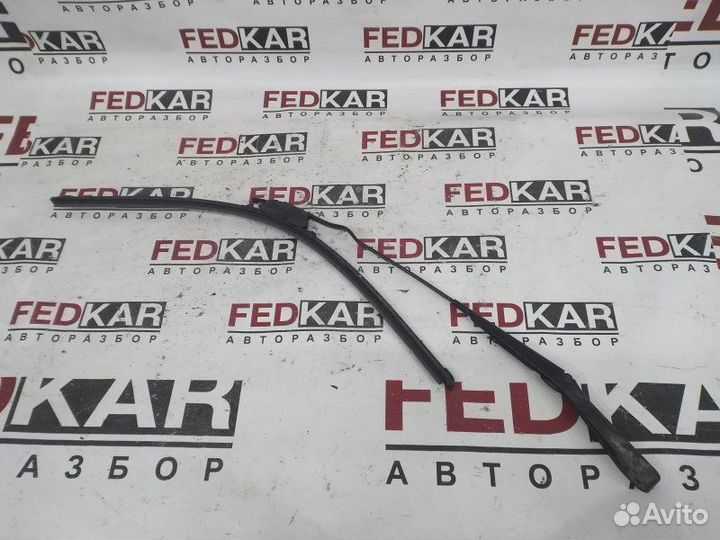 Поводок стеклоочистителя передний правый Opel