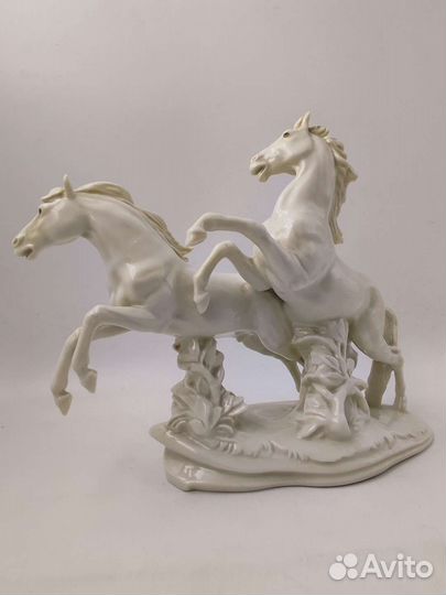 Статуэтка фарфор Лошади Volkstedt 1930е