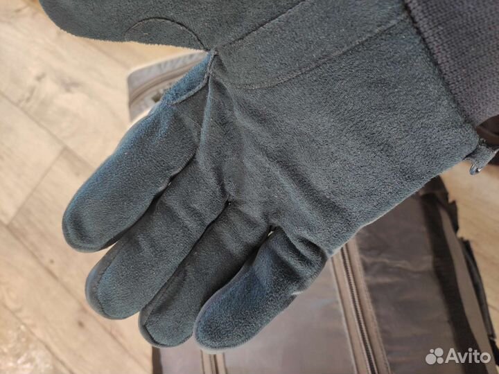 Зимние перчатки
