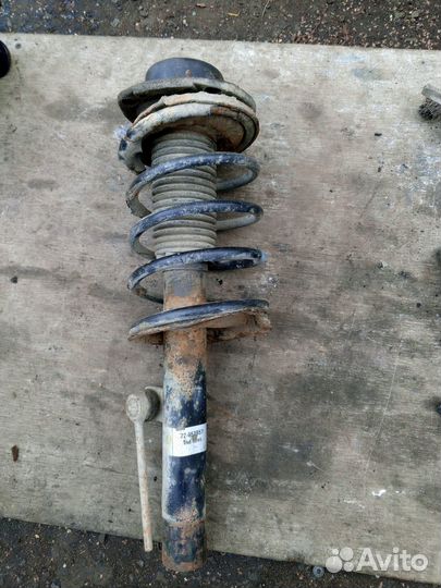 Стойка передняя правая на пеожо 206 2009г