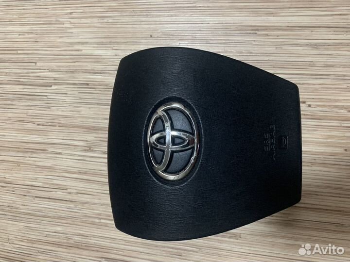 Подушка безопасности водительская toyota prius