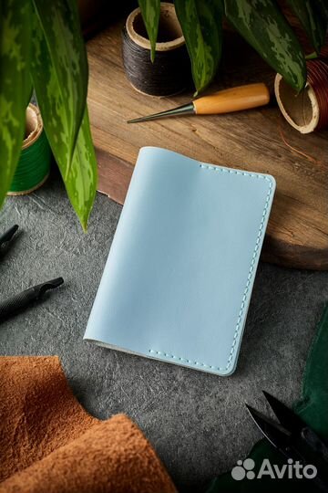 Обложка для паспорта кожаная голубая