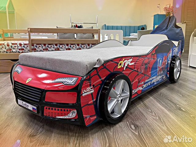 Детская кровать машина с матрасом