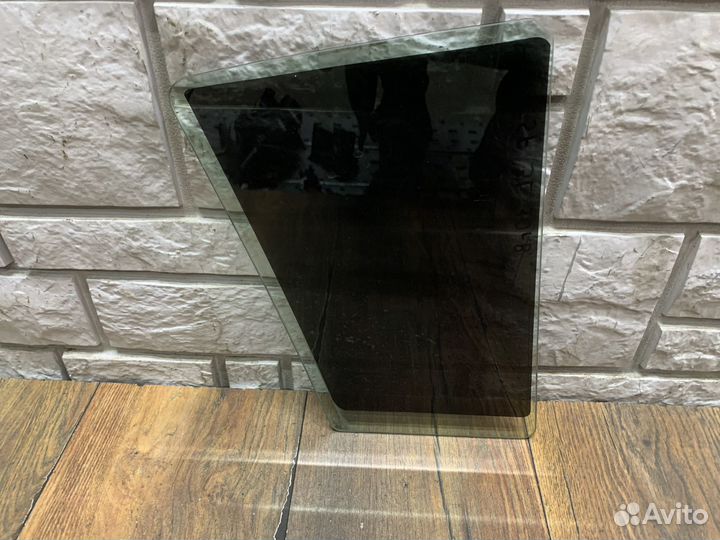 Kia Sportage Стекло двери задней (форточка) LH RH