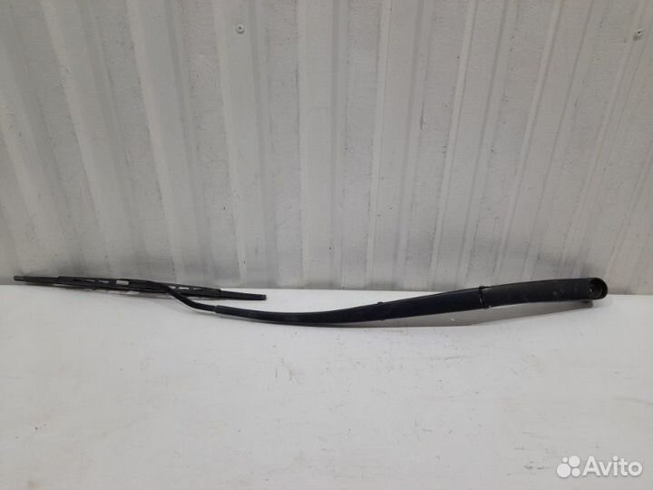 Поводок стеклоочистителя передний правый Hyundai