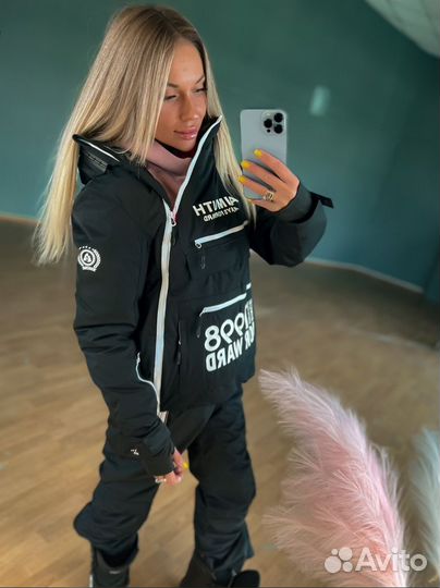 Анорак женский горнолыжный черный