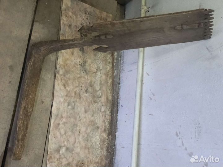 Старинная ручная цельная прялка