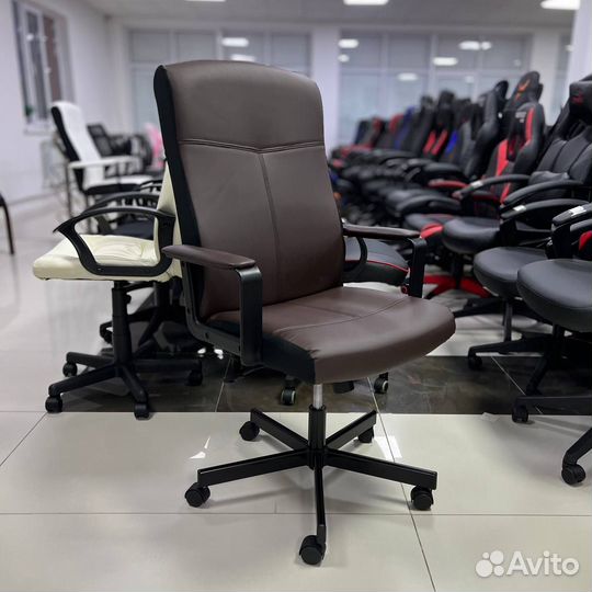 Офисное кресло Dominus (цвета)