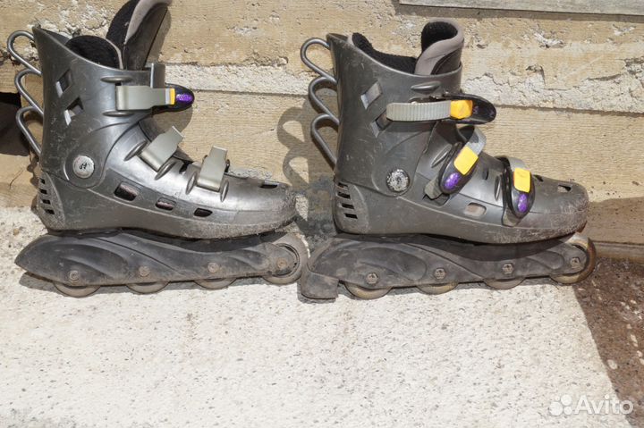 Продаю роликовые коньки. Ролики