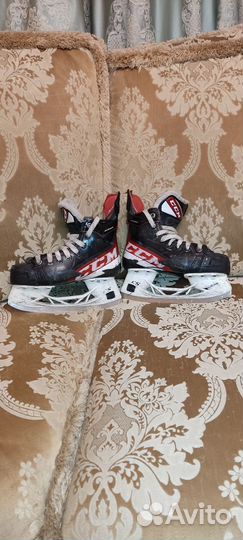 Коньки хоккейные FT4 p1,5 юниор и bauer s180 p3.5