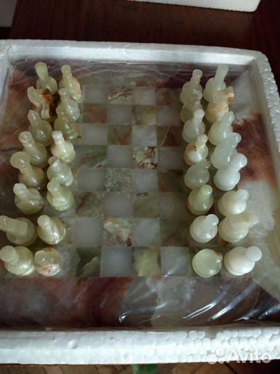 Шахматы ручной работы новые, из натурального камня