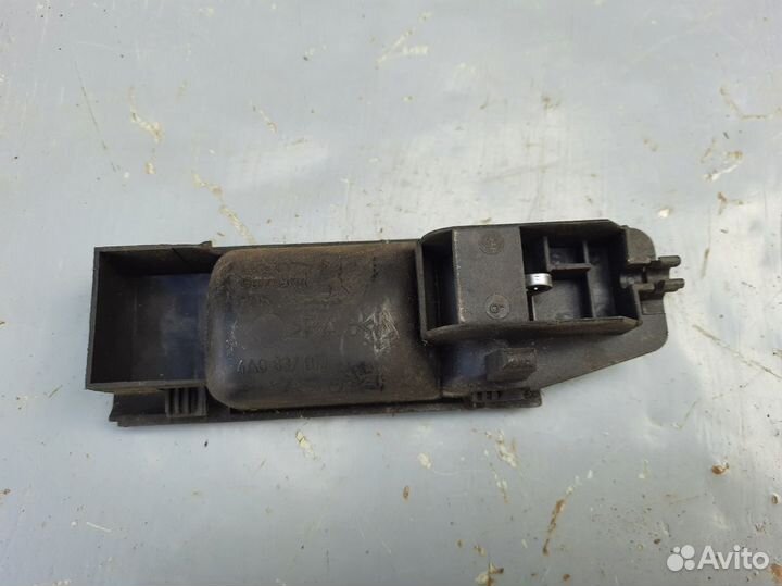 Ручка передней левой двери Ауди 100 с4