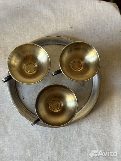 Кофейный набор, мельхиоровые чашки на подносе