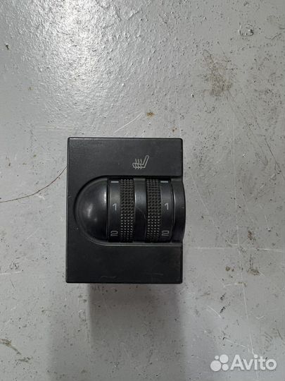Кнопка (регулятора) подогрева сидений гольф 3