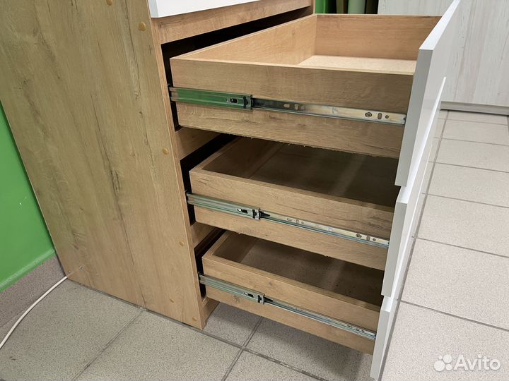 Шкаф 2х дверный новый