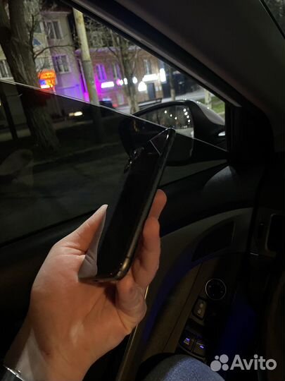 Телефон iPhone 11 на 128